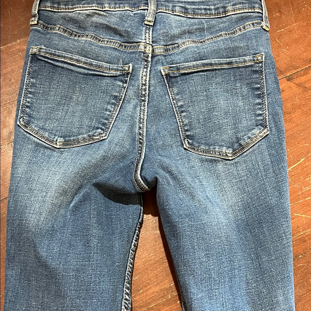 Old Navy Distressed Skinny Jeans in Blue - Picture 6 of 13